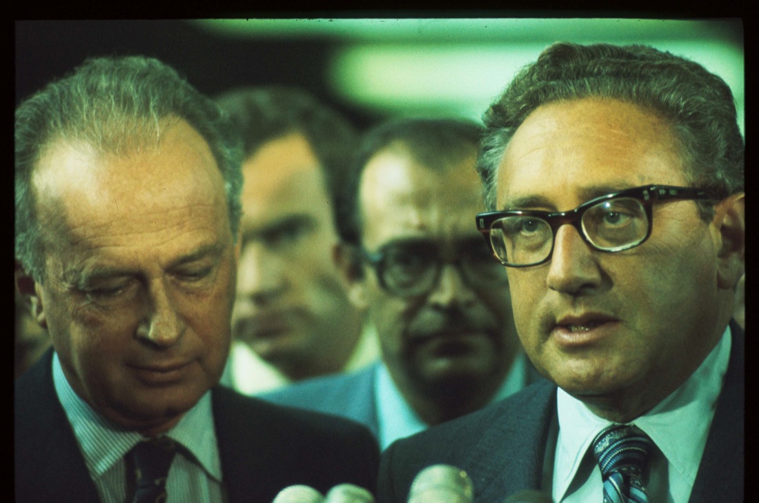 Kissinger, l’uomo che sussurra all’orecchio di Trump Kissinger, l’uomo che sussurra all’orecchio di Trump