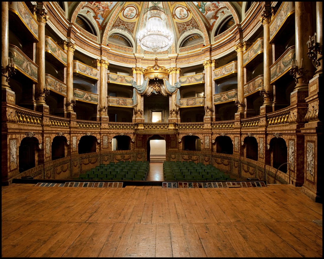 Reggia di Caserta: rinasce la sontuosa residenza dei Borbone Reggia di Caserta: rinasce la sontuosa residenza dei Borbone