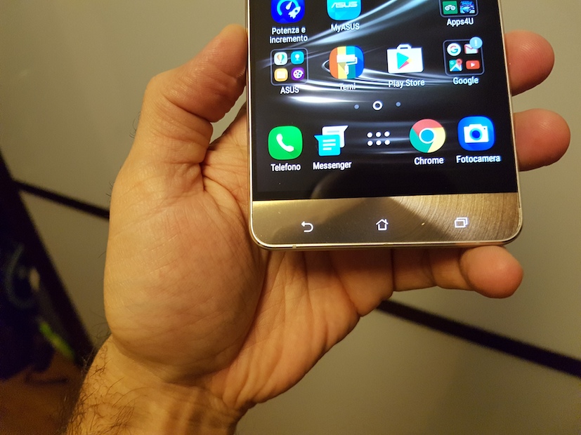 Asus Zenfone 3 Deluxe: 5.7 pollici di pura ZenUI (nel bene e nel male)
