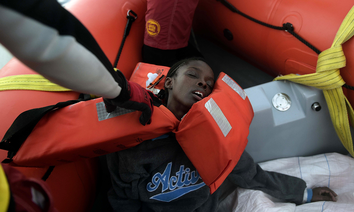 Migranti: così l’Unione europea vuole chiudere la rotta libica