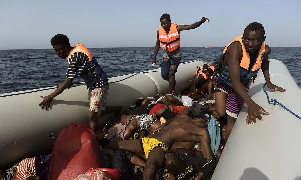 Migranti: così l’Unione europea vuole chiudere la rotta libica