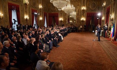 Mattarella premia “40 esempi civili” al Quirinale – Foto