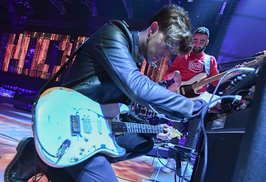 Music: Paolo Bonolis ospita Tony Hadley e Loredana Bertè