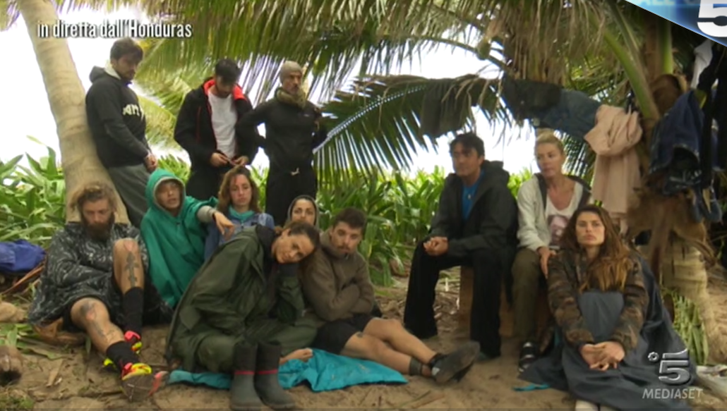 Isola dei Famosi 12: Ceccherini minaccia di lasciare, al televoto De Grenet-Mello Isola dei Famosi 12: Ceccherini minaccia di lasciare, al televoto De Grenet-Mello