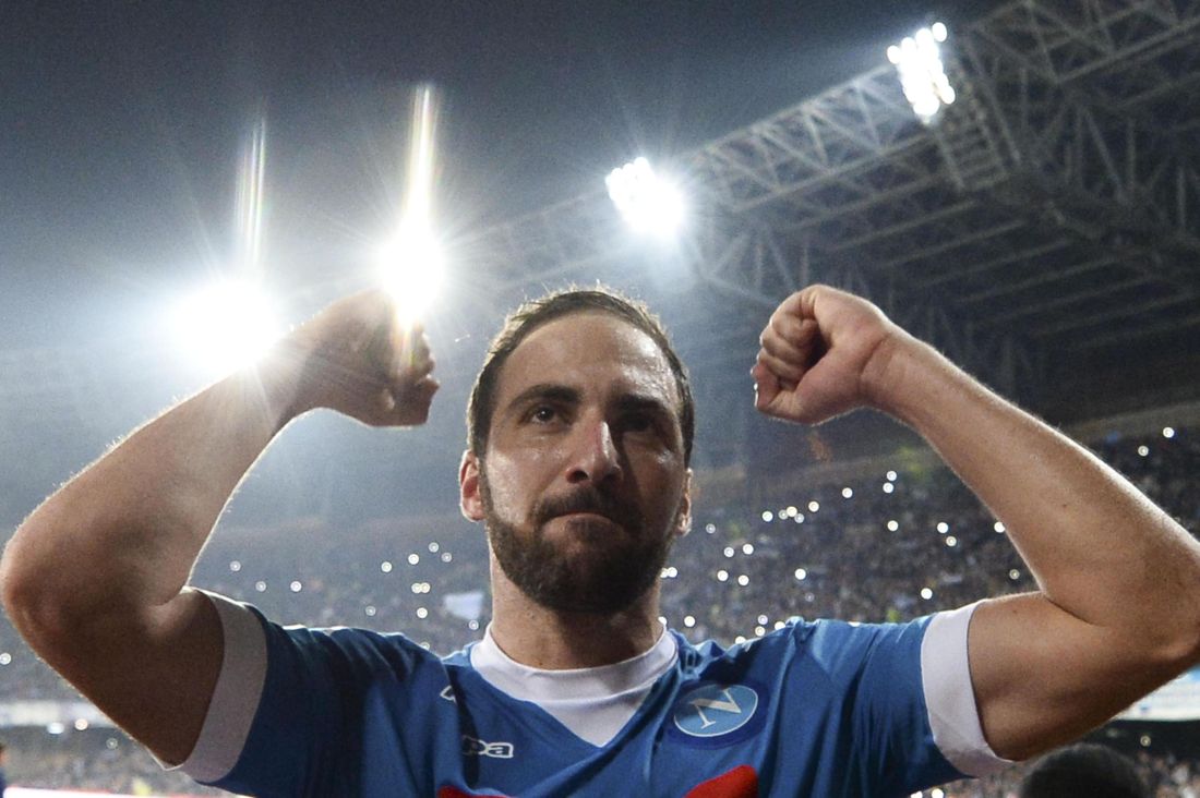 Napoli-Juve, il giorno di Higuain. Formazioni, temi tattici e tv Napoli-Juve, il giorno di Higuain. Formazioni, temi tattici e tv