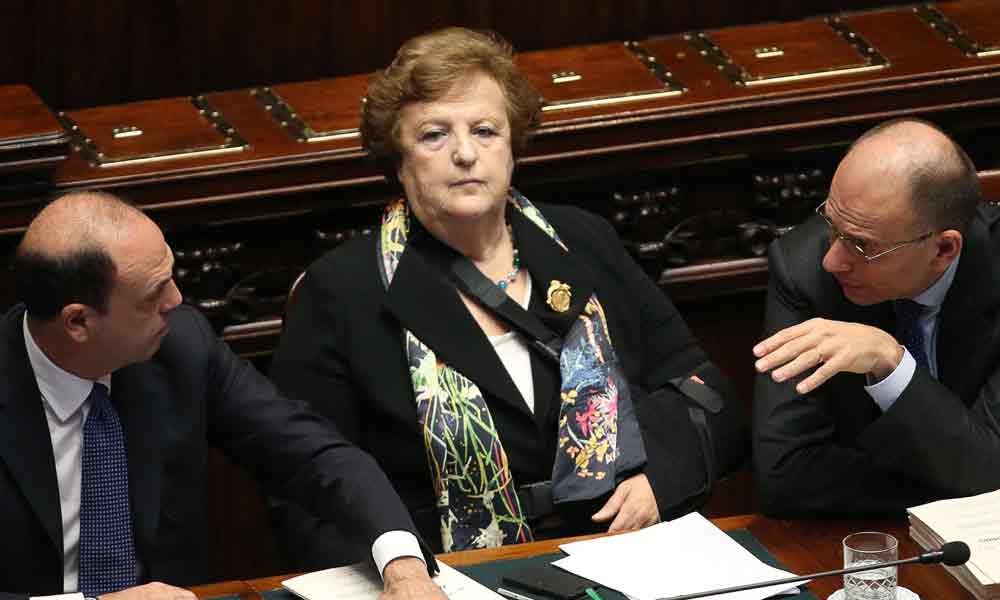 Poletti, il calcetto e tutte le gaffe su giovani e lavoro