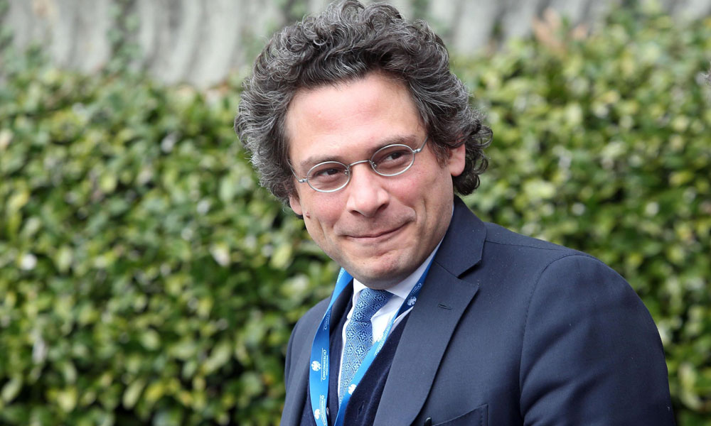 Poletti, il calcetto e tutte le gaffe su giovani e lavoro