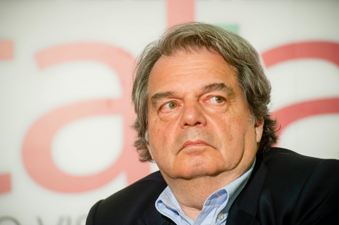 Poletti, il calcetto e tutte le gaffe su giovani e lavoro