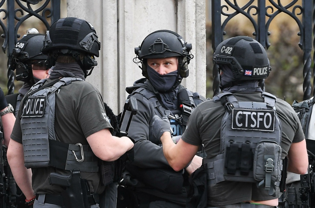 Attentato di Londra: cosa sappiamo finora – FOTO e VIDEO