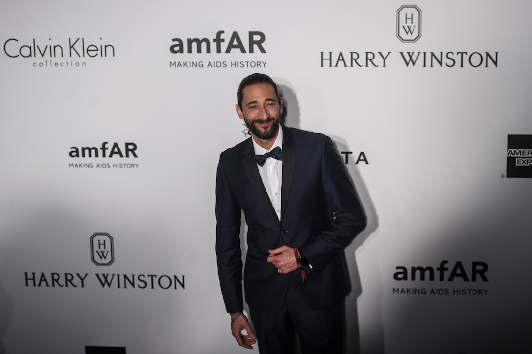 Anche Adrien Brody cede al fascino delle serie tv