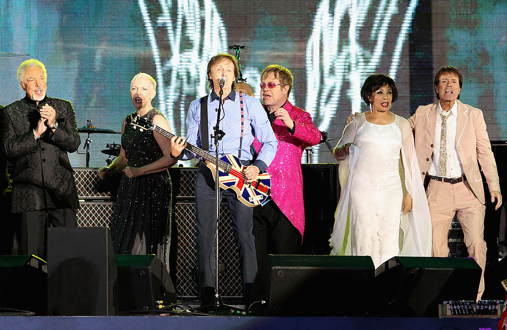 Elton John compie 70 anni: la sua storia in 10 immagini cult Elton John compie 70 anni: la sua storia in 10 immagini cult