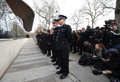 Attacco a Londra: si riaccende la polemica sui bobby disarmati