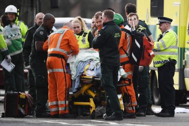 Westminster: attacco di terrorismo al Parlamento di Londra. Morti e feriti | video