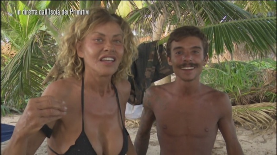 Isola dei Famosi 12: tutti contro Samantha De Grenet, la Grimaldi eliminata Isola dei Famosi 12: tutti contro Samantha De Grenet, la Grimaldi eliminata