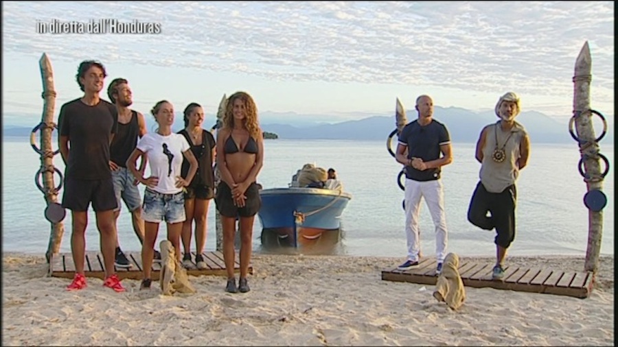 Isola dei Famosi 12: tutti contro Samantha De Grenet, la Grimaldi eliminata Isola dei Famosi 12: tutti contro Samantha De Grenet, la Grimaldi eliminata