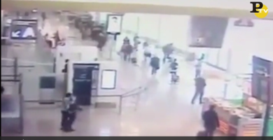 Il video dell’attentato a Parigi-Orly