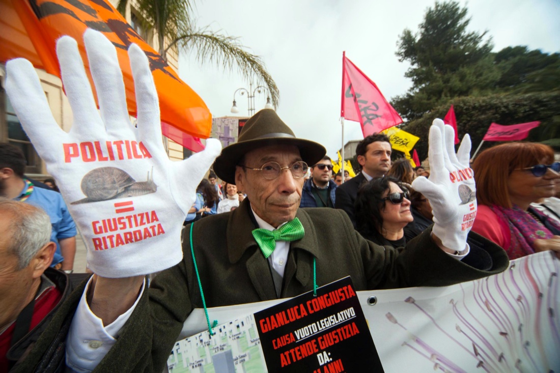 Locri: le foto del corteo contro tutte le mafie Locri: le foto del corteo contro tutte le mafie