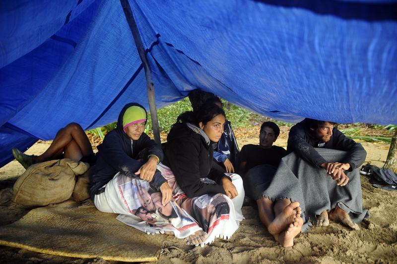 Isola dei Famosi 12, Samantha De Grenet colpita da un malore Isola dei Famosi 12, Samantha De Grenet colpita da un malore