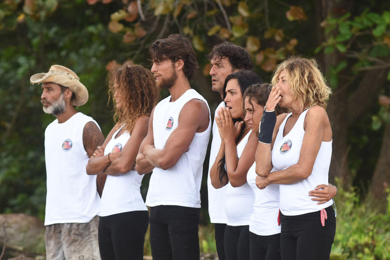 Isola dei Famosi 12, Samantha De Grenet colpita da un malore Isola dei Famosi 12, Samantha De Grenet colpita da un malore