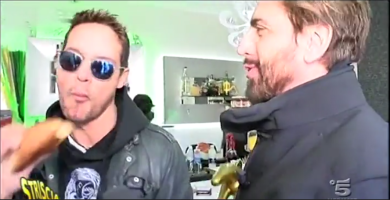 Gabriel Garko fugge dal tapiro e “investe” Valerio Staffelli | VIDEO