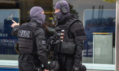 Parigi Orly: sospetto terrorista ucciso in aeroporto