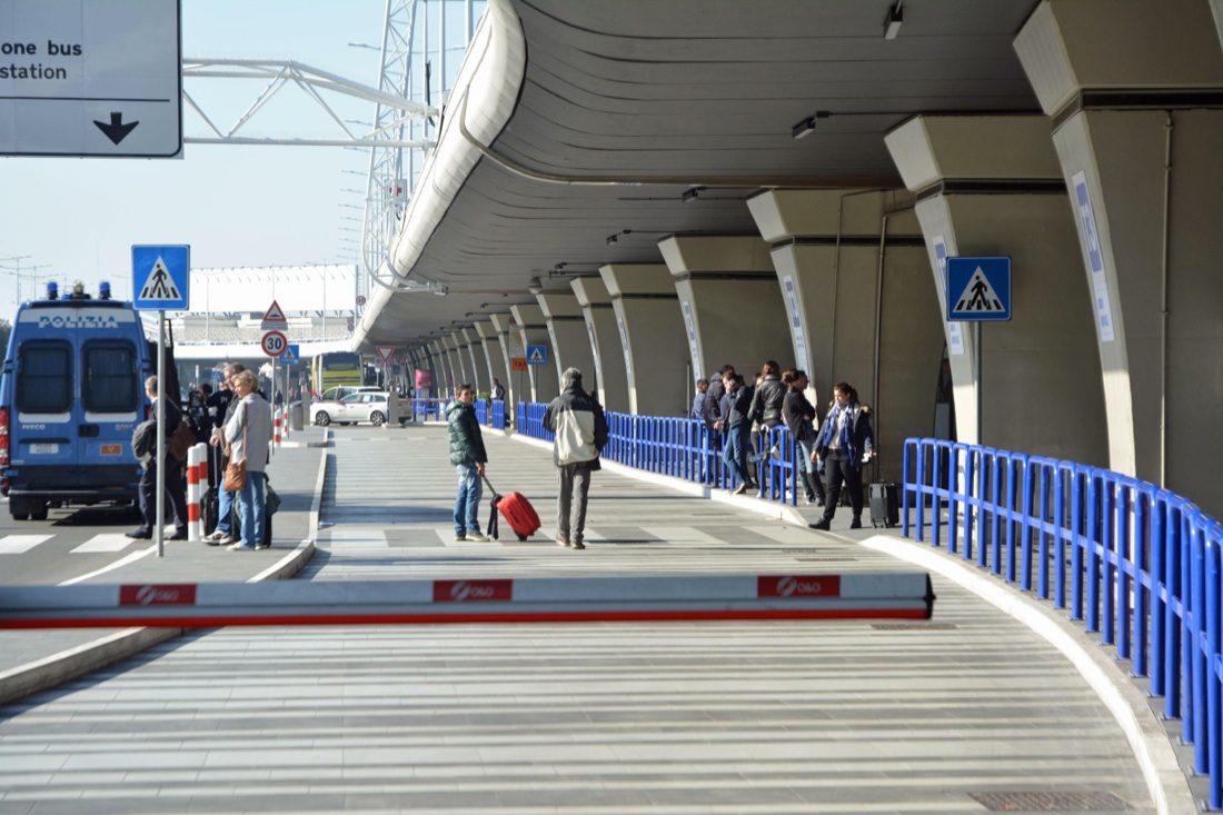 Sciopero Tir, aerei e taxi: per i trasporti, giorni neri in vista Sciopero Tir, aerei e taxi: per i trasporti, giorni neri in vista