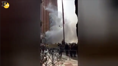 Venezia: fumo in Piazza San Marco per rapina in gioielleria | video