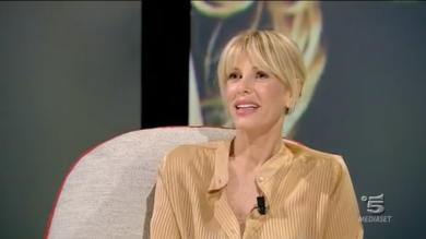 Alessia Marcuzzi a cuore aperto nell’intervista di Costanzo