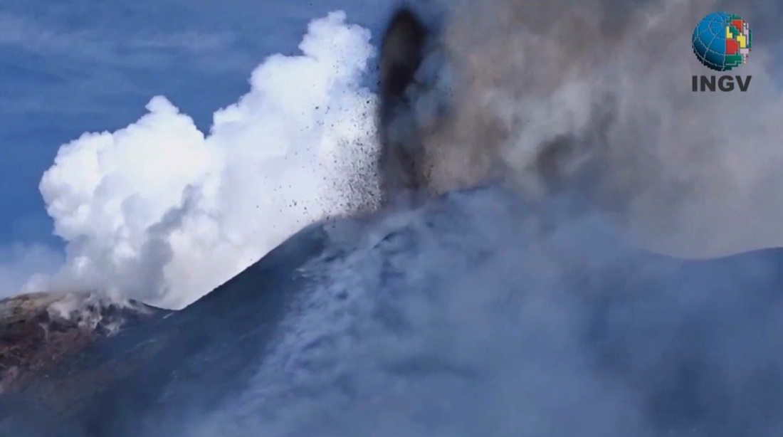 Etna, l’eruzione – FOTO e VIDEO Etna, l’eruzione – FOTO e VIDEO