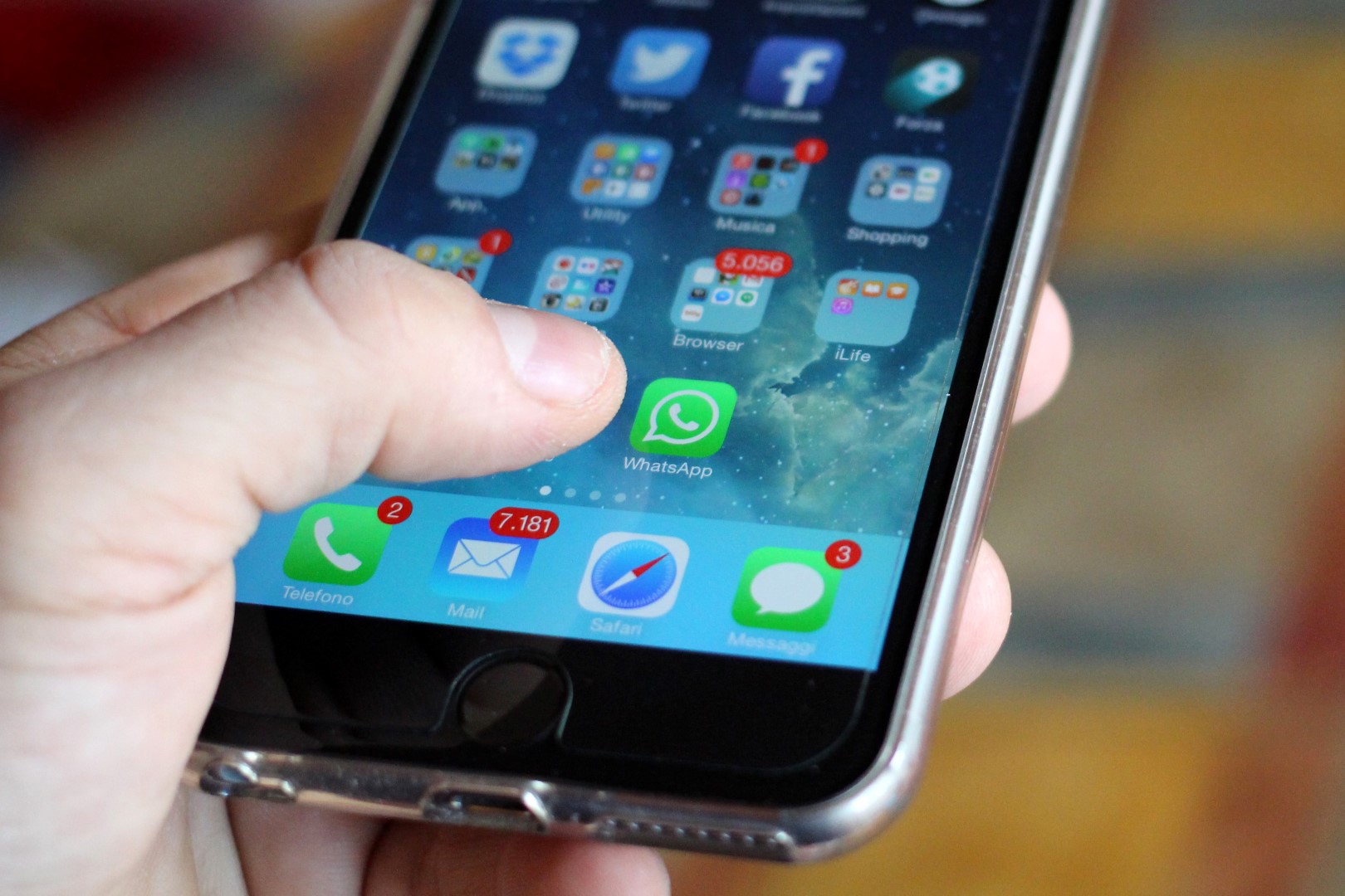 WhatsApp e Telegram: basta davvero una foto per essere hackerati?