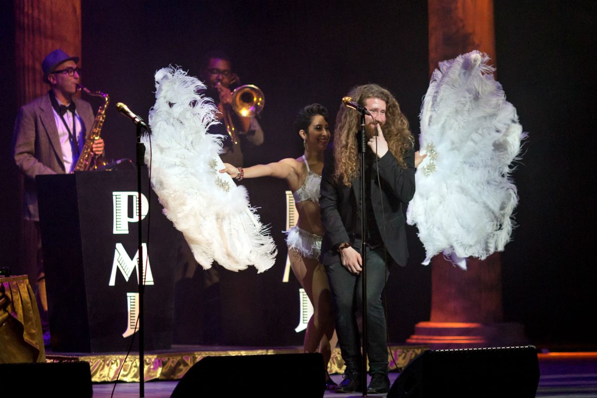 Galleria foto 'Postmdern Jukebox: così coloriamo di swing i successi del pop (e del rock)' - foto 3