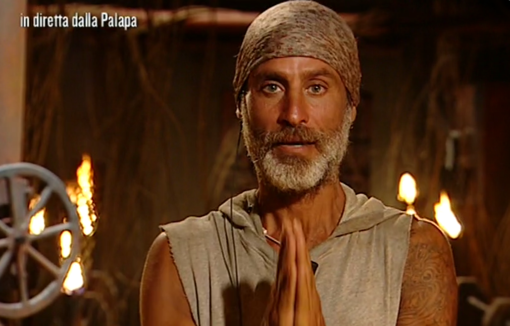 Isola dei Famosi 12: Barale e Degan si baciano, Moreno sull’ultima spiaggia