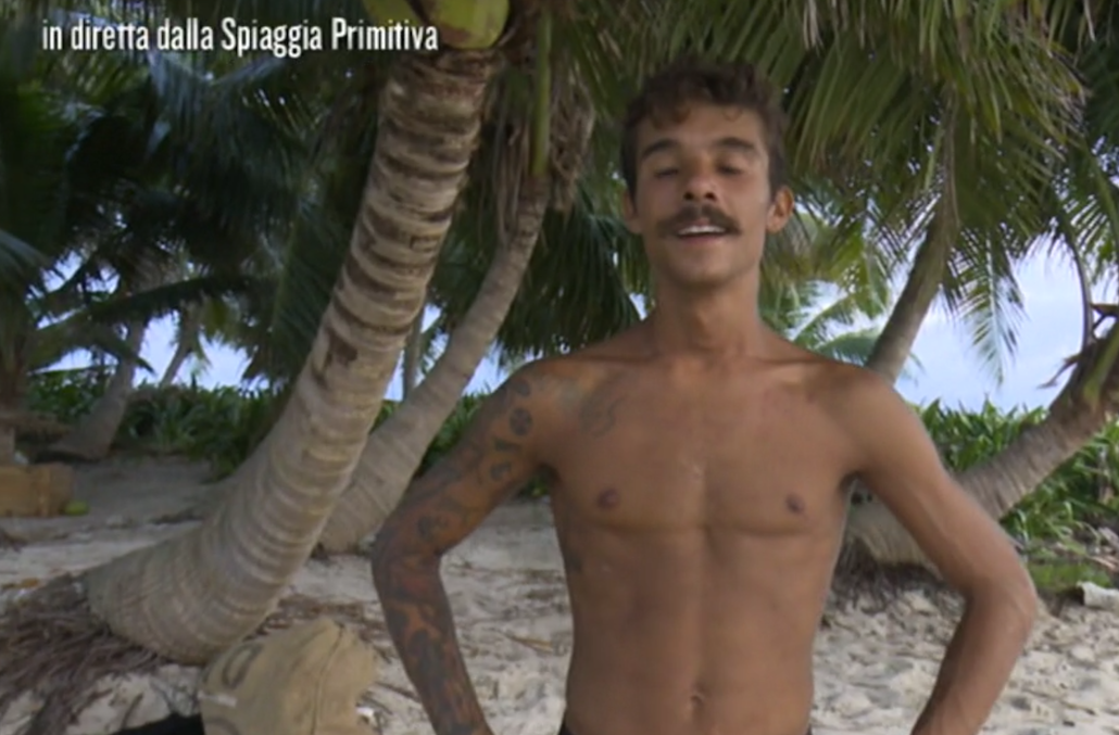 Isola dei Famosi 12: Barale e Degan si baciano, Moreno sull’ultima spiaggia