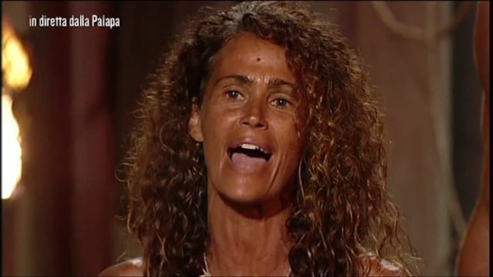 Isola dei Famosi 12: Barale e Degan si baciano, Moreno sull’ultima spiaggia