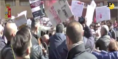 Scontri a Roma durante la manifestazione all’Università La Sapienza