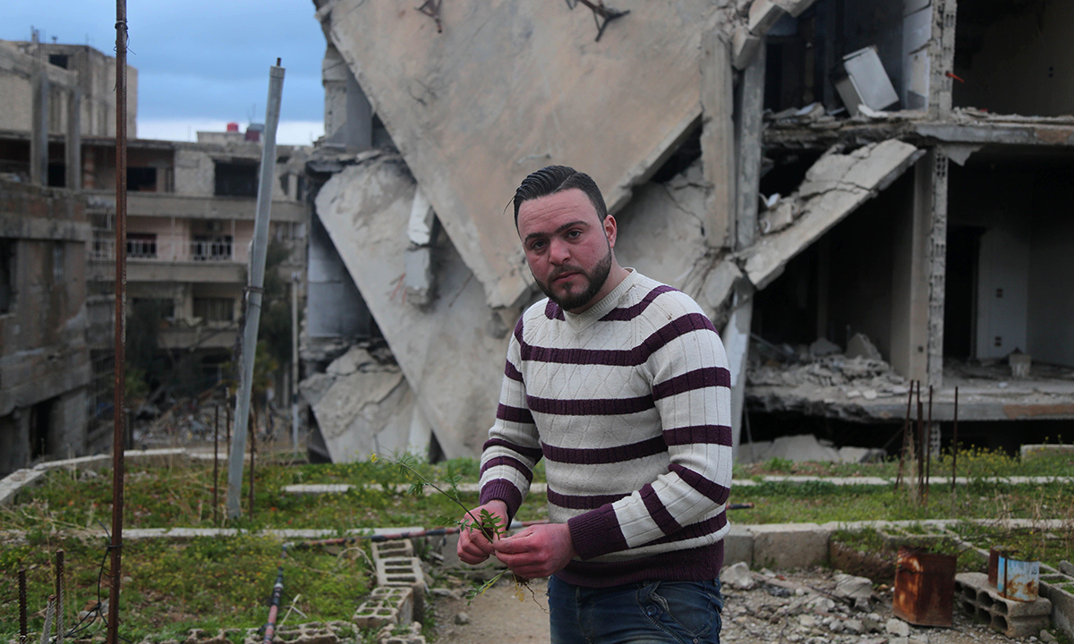 Siria, la speranza di Abu Maher tra le macerie di Arbin – Foto