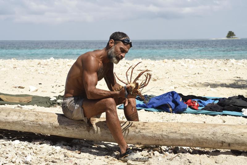 Isola dei Famosi 12: Rocco Siffredi si congeda, in arrivo Paola Barale Isola dei Famosi 12: Rocco Siffredi si congeda, in arrivo Paola Barale