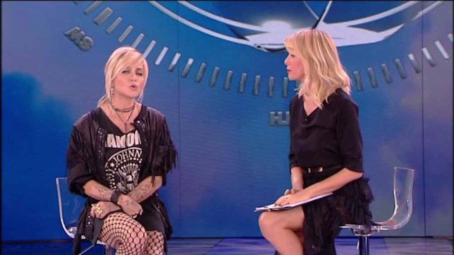 Isola dei Famosi 12: Rocco Siffredi si congeda, in arrivo Paola Barale Isola dei Famosi 12: Rocco Siffredi si congeda, in arrivo Paola Barale