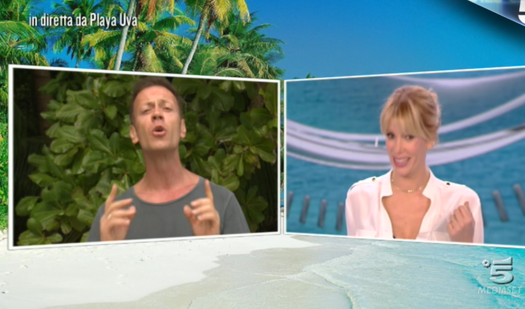 Isola dei Famosi 12: Rocco Siffredi si congeda, in arrivo Paola Barale Isola dei Famosi 12: Rocco Siffredi si congeda, in arrivo Paola Barale
