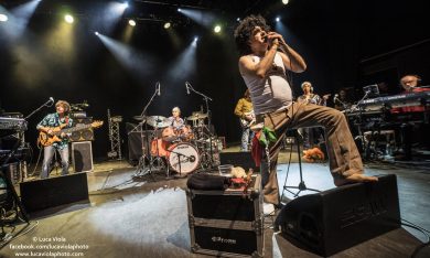 Elio e le Storie Tese, il concerto di Londra dei cantautori emigranti – La recensione