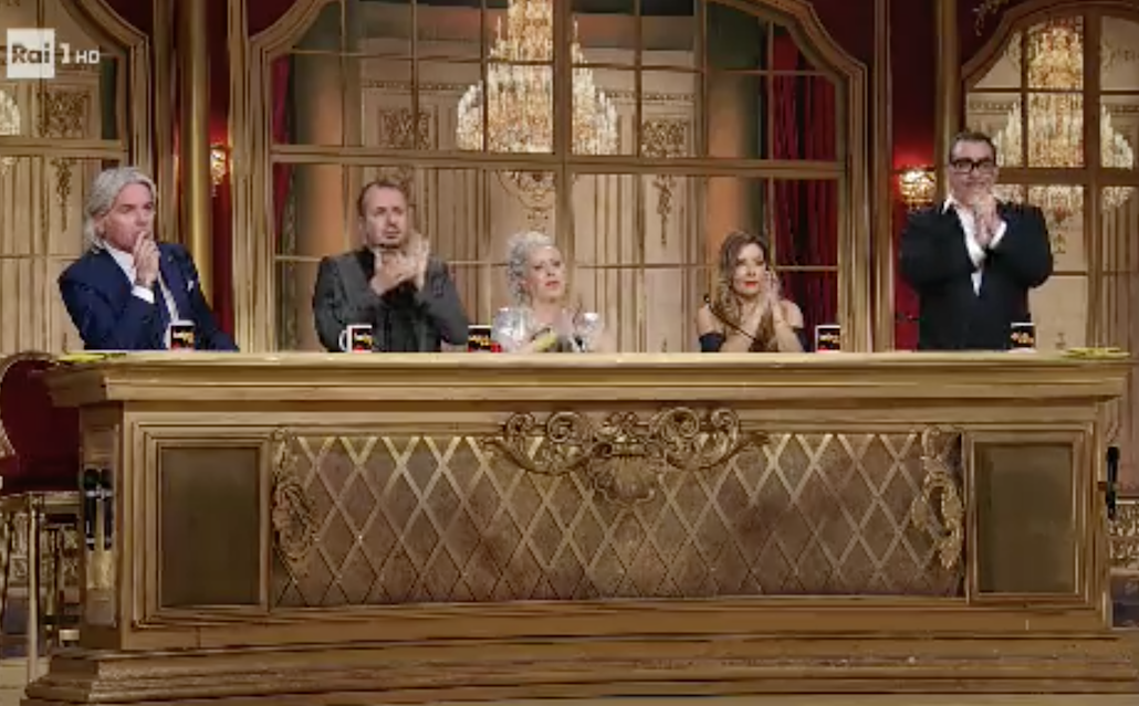 Ballando con le stelle 12: eliminata la Galiena, tutti pazzi per Oney Tapia