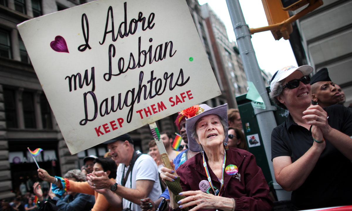Firenze: un giudice autorizza la prima adozione gay in Italia
