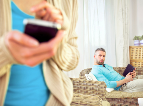 Amore, 7 segnali di “corna” Amore, 7 segnali di “corna”