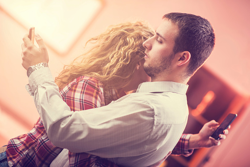 Amore, 7 segnali di “corna” Amore, 7 segnali di “corna”