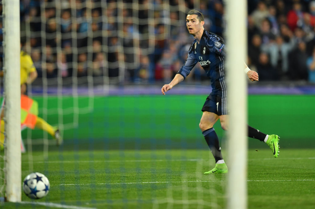 Napoli-Real Madrid 1-3: Ramos gela il San Paolo, fine del sogno Napoli-Real Madrid 1-3: Ramos gela il San Paolo, fine del sogno