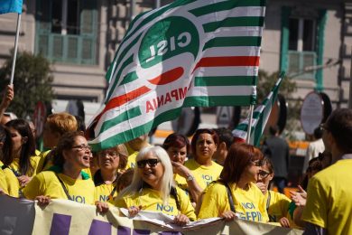 Call center, le cinque mosse del governo per riportarli in Italia