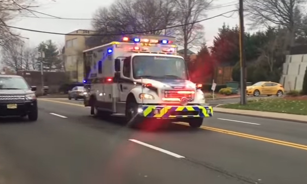 La sirena dell’ambulanza suona The Final Countdown