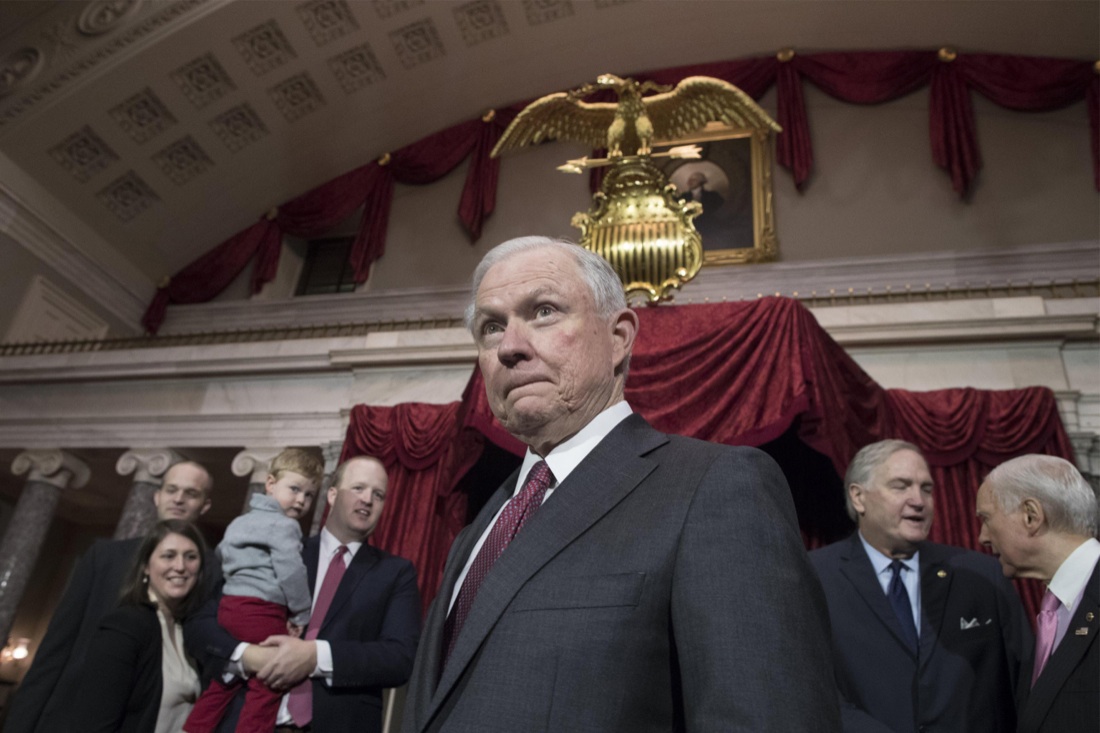 Trump e la Russia, Sessions sempre più nei guai