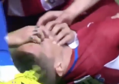 Infortunio Fernando Torres: sviene in campo – Video