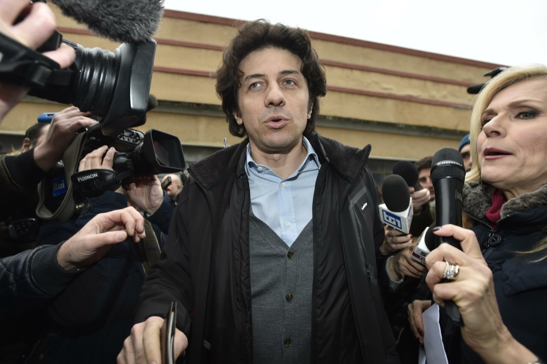Dj Fabo, la coerenza liberale di Marco Cappato sul fine vita Dj Fabo, la coerenza liberale di Marco Cappato sul fine vita